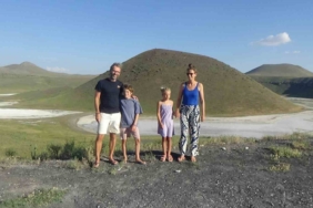 hollandali-aile-meke-golu-ve-acigole-hayran-kaldi-SgHPOU2U.jpg