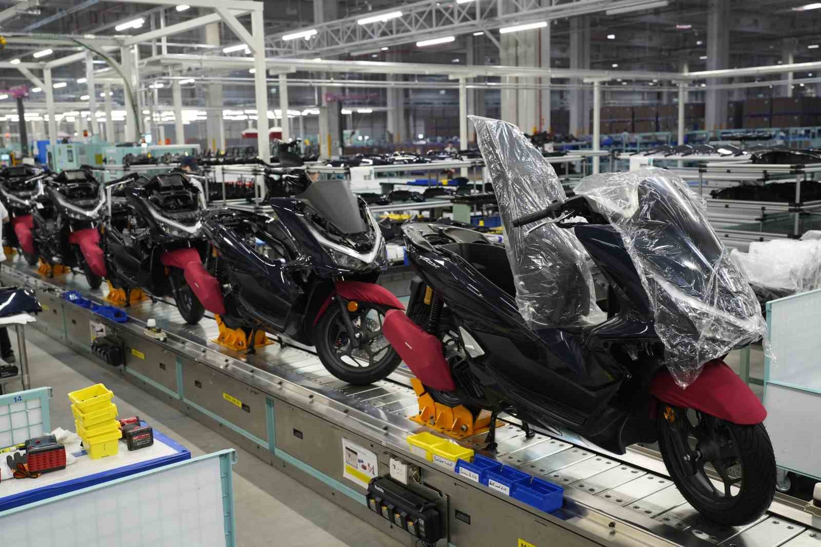 Honda Türkiye’den dev yatırım: Aliağa’da motosiklet fabrikası üretime başladı 5 honda turkiyeden dev yatirim aliagada motosiklet fabrikasi uretime basladi 1 vQEQNe9L