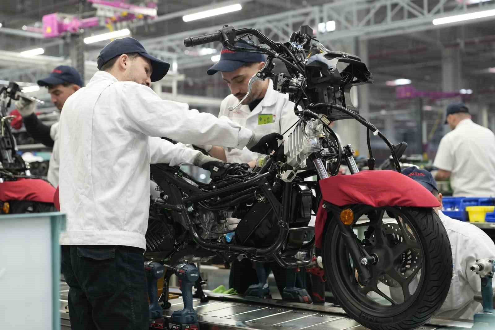 Honda Türkiye’den dev yatırım: Aliağa’da motosiklet fabrikası üretime başladı 16 honda turkiyeden dev yatirim aliagada motosiklet fabrikasi uretime basladi 12 fncfJRDK