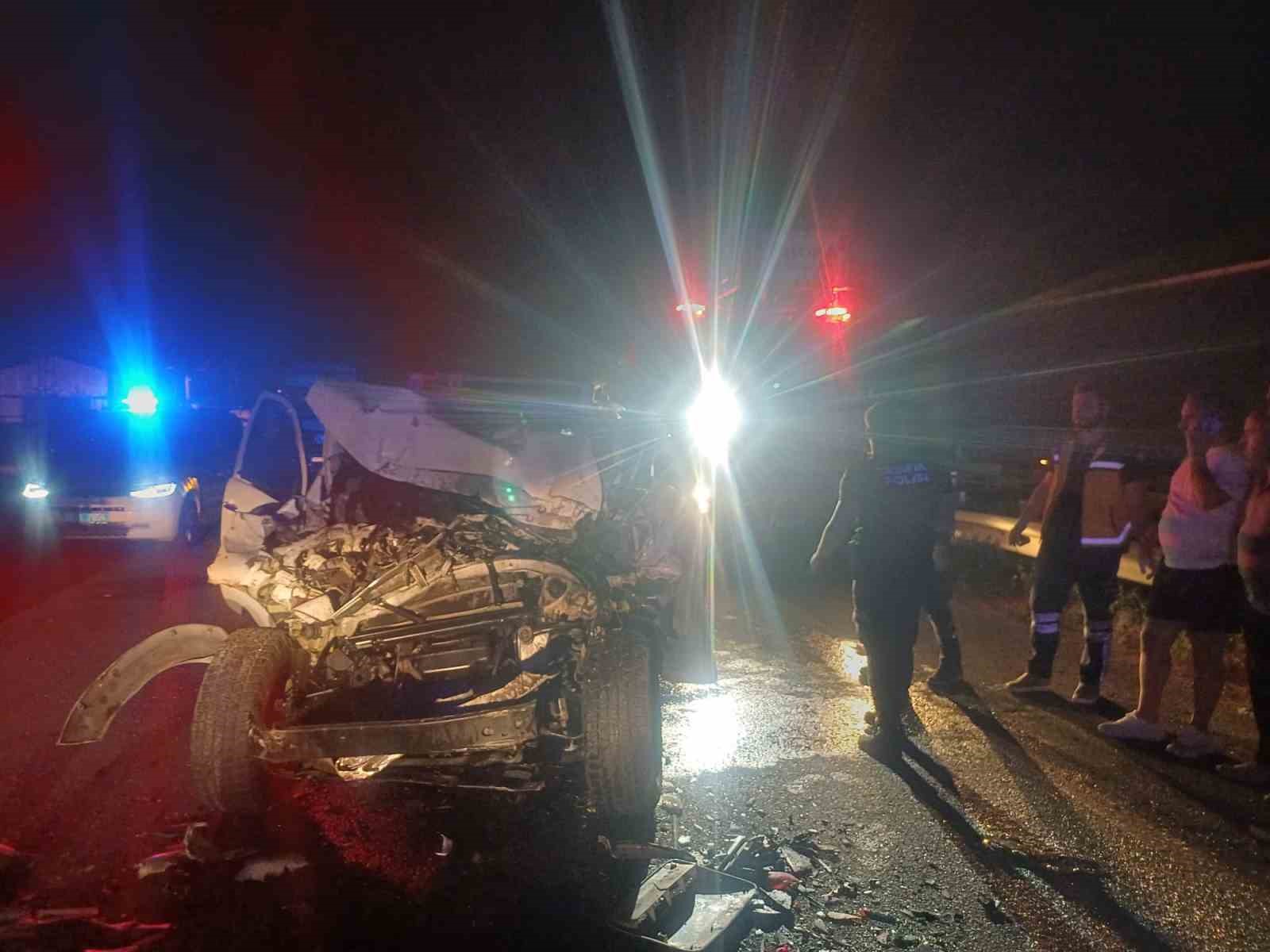 Hopa’da kamyonet tıra arkadan çarptı: 29 yaşındaki sürücü hayatını kaybetti 5 hopada kamyonet tira arkadan carpti 29 yasindaki surucu hayatini kaybetti 1 wOCClaPA