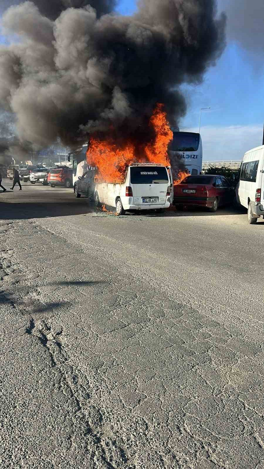 hopada minibus yangini korkuttu 4 ds4HVfpH