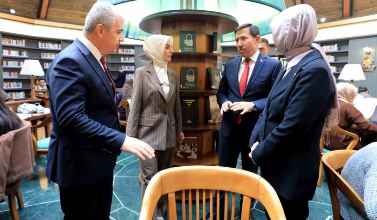 hoskubbe-bebek-kutuphanesi-aile-yilinda-karataya-deger-katiyor-uHl1UItf.jpg