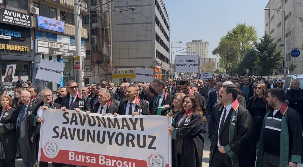 hukuk camiasi bursada genc avukat icin adalet yuruyusu duzenlendi 0 bwZXDkHV