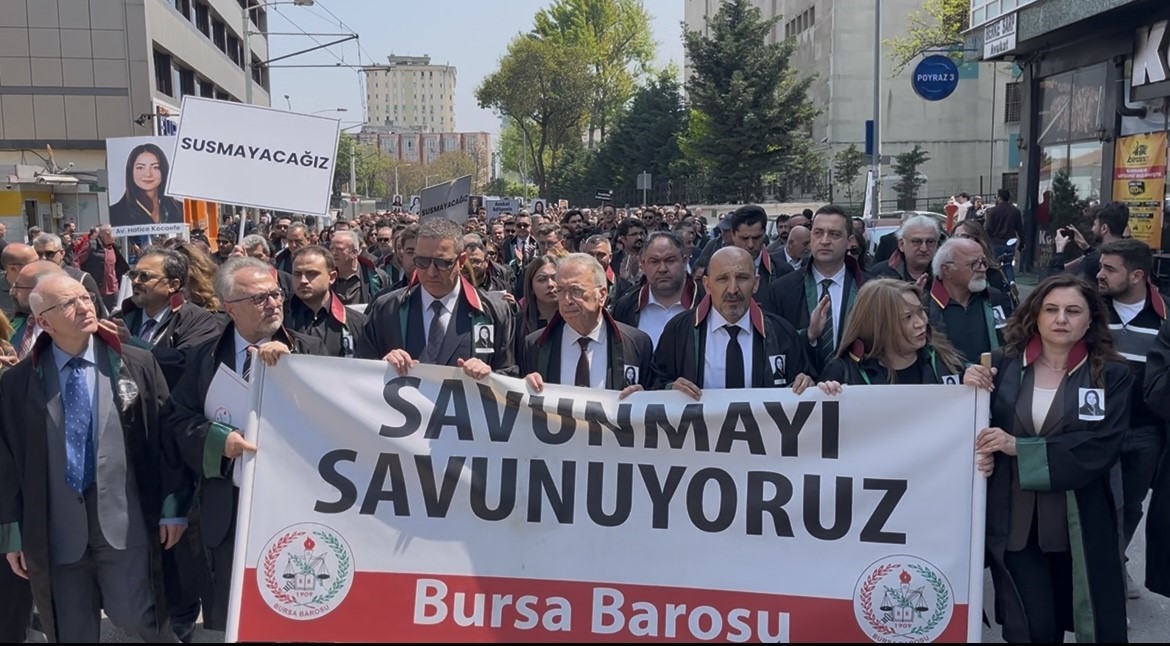 hukuk camiasi bursada genc avukat icin adalet yuruyusu duzenlendi 1 WtbnJNuX