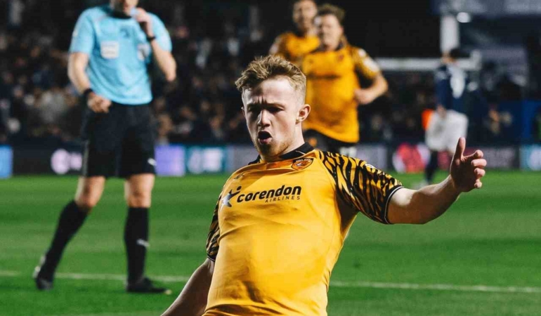 hull-city-play-off-finaline-yukseldi-NhbwwC1O.jpg