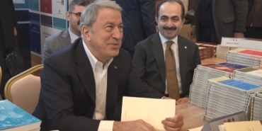 hulusi-akar-kulliyede-ramazan-kitap-gunlerinde-okurlariyla-bulustu-SwfJyTNg.jpg