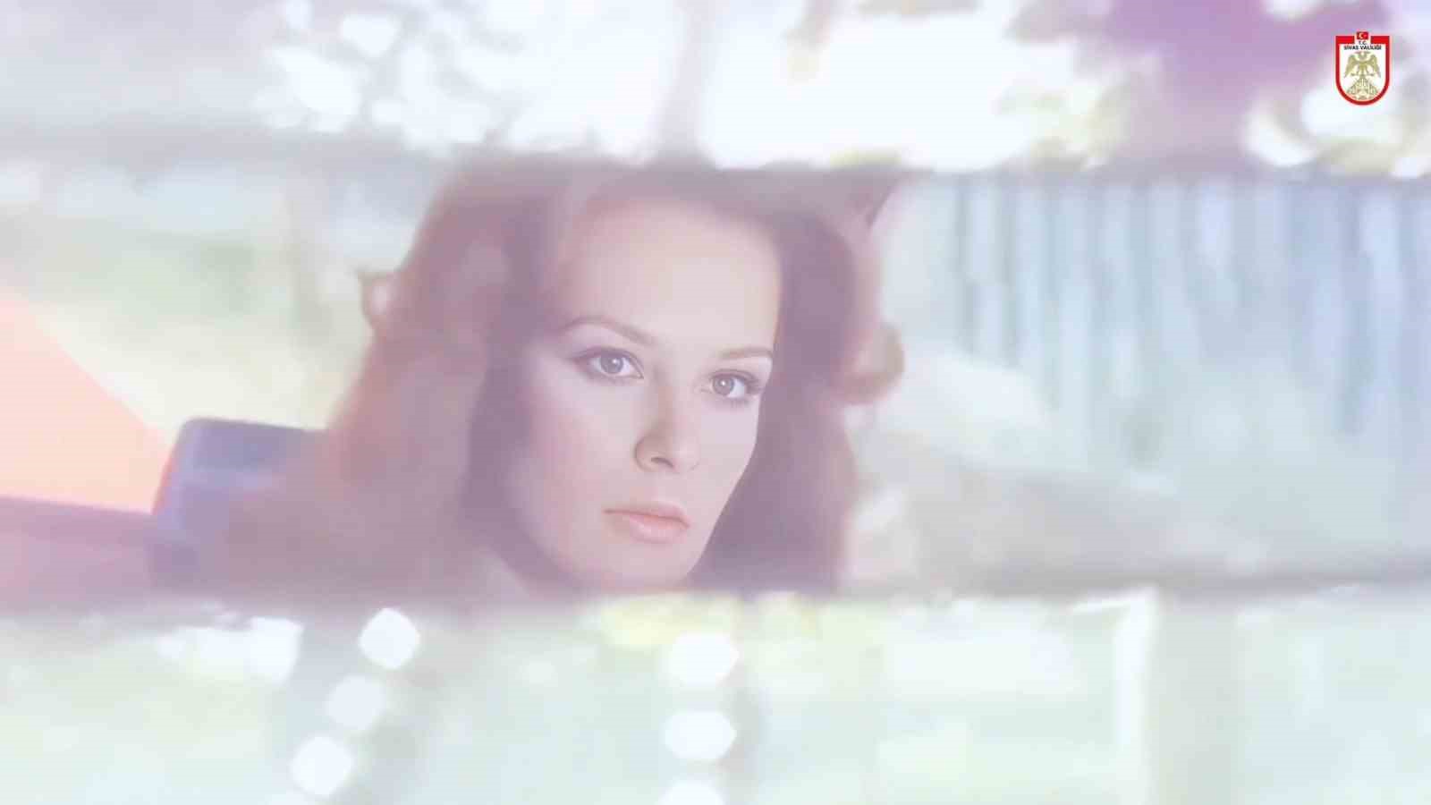 Hülya Koçyiğit’in 50 yıllık film sahnesi Sivas’ta yeniden canlandırıldı 6 hulya kocyigitin 50 yillik film sahnesi sivasta yeniden canlandirildi 2