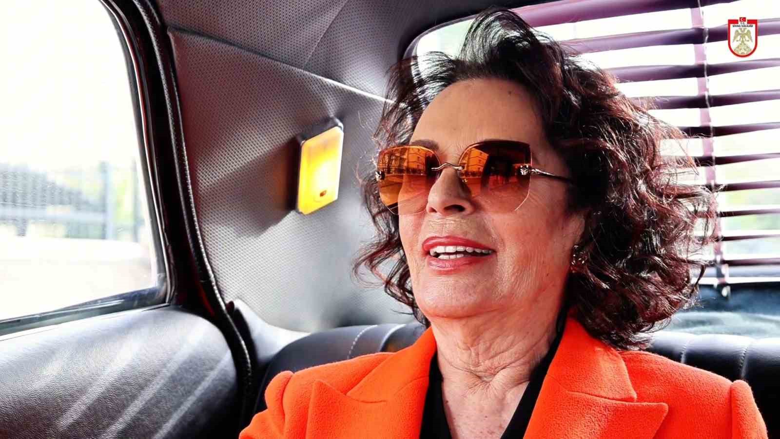 Hülya Koçyiğit’in 50 yıllık film sahnesi Sivas’ta yeniden canlandırıldı 9 hulya kocyigitin 50 yillik film sahnesi sivasta yeniden canlandirildi 5 IYHY5is1