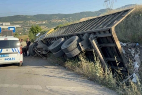Alanya’da 5 yıldızlı otelin geri dönüşüm deposundaki yangın korkuttu 1 thumbnail