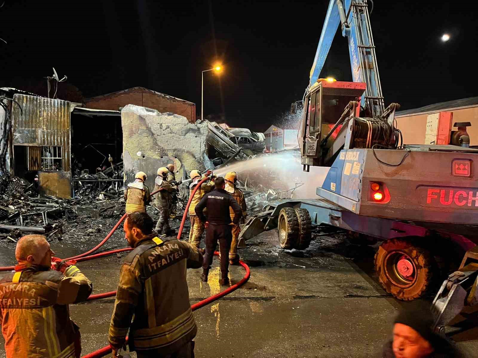 hurdacilarda yangin panigi hurda araclar alev aldi 11 eaGE1uye