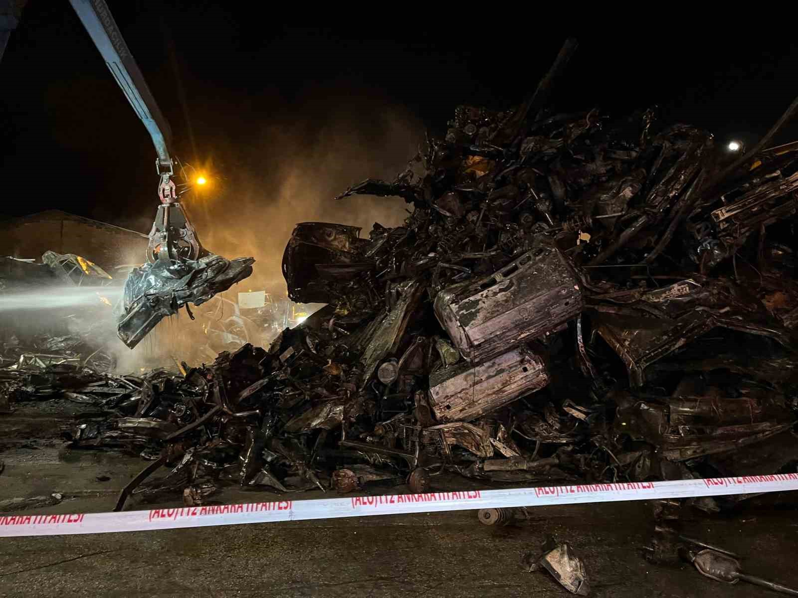 hurdacilarda yangin panigi hurda araclar alev aldi 5 qiwuRtzX