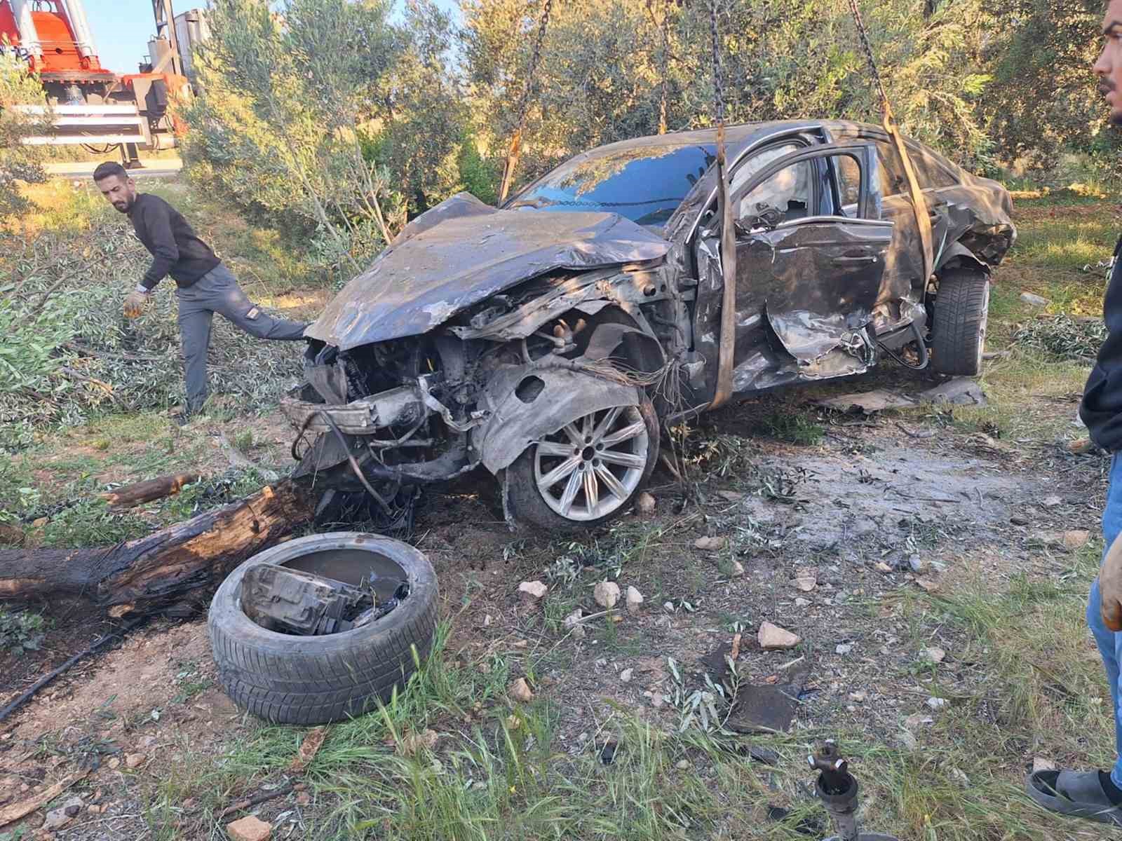 Hurdaya dönen araçtan yaralı kurtuldu 4 hurdaya donen aractan yarali kurtuldu 0 gtmU2y2j