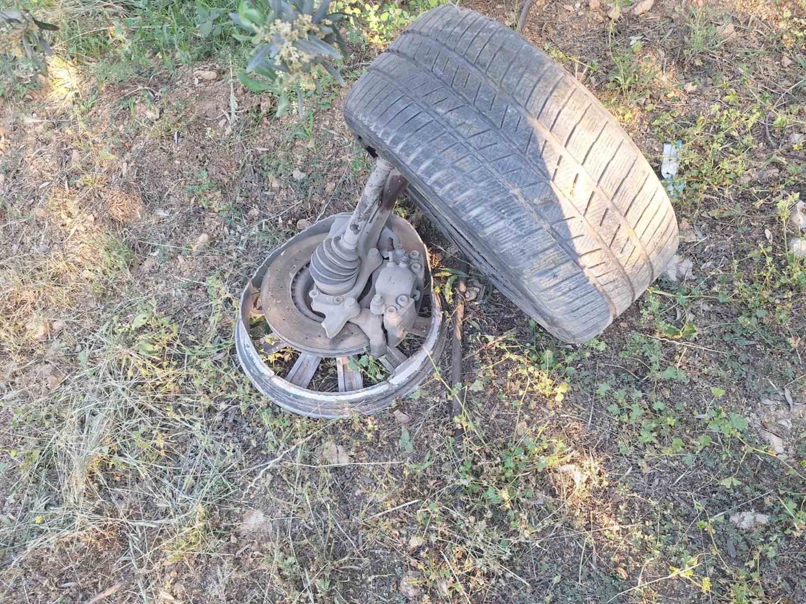 Hurdaya dönen araçtan yaralı kurtuldu 5 hurdaya donen aractan yarali kurtuldu 1 U98ekdMu