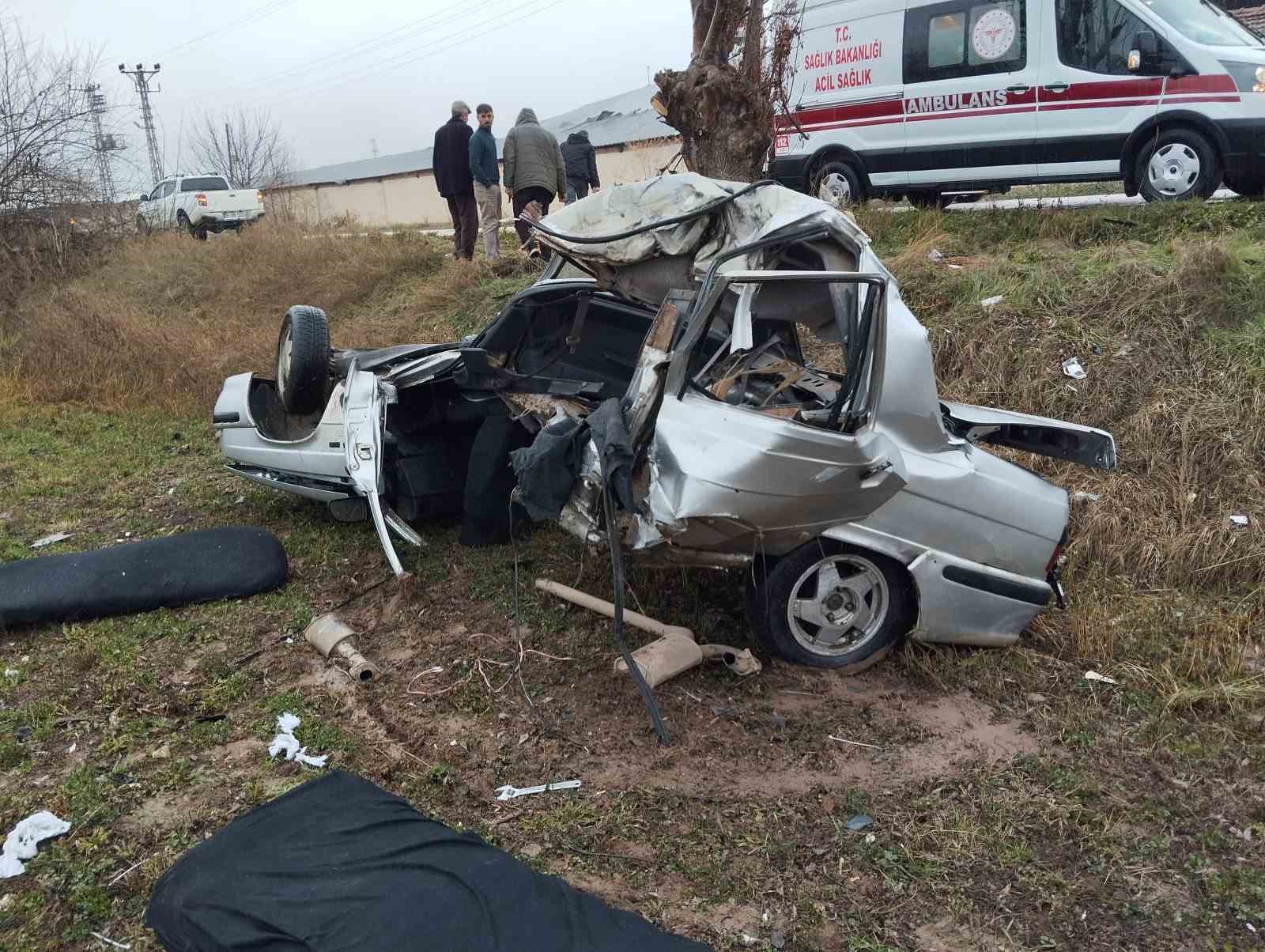 hurdaya donen otomobil surucusu hastanede hayatini kaybetti 1 7DgOqO1F