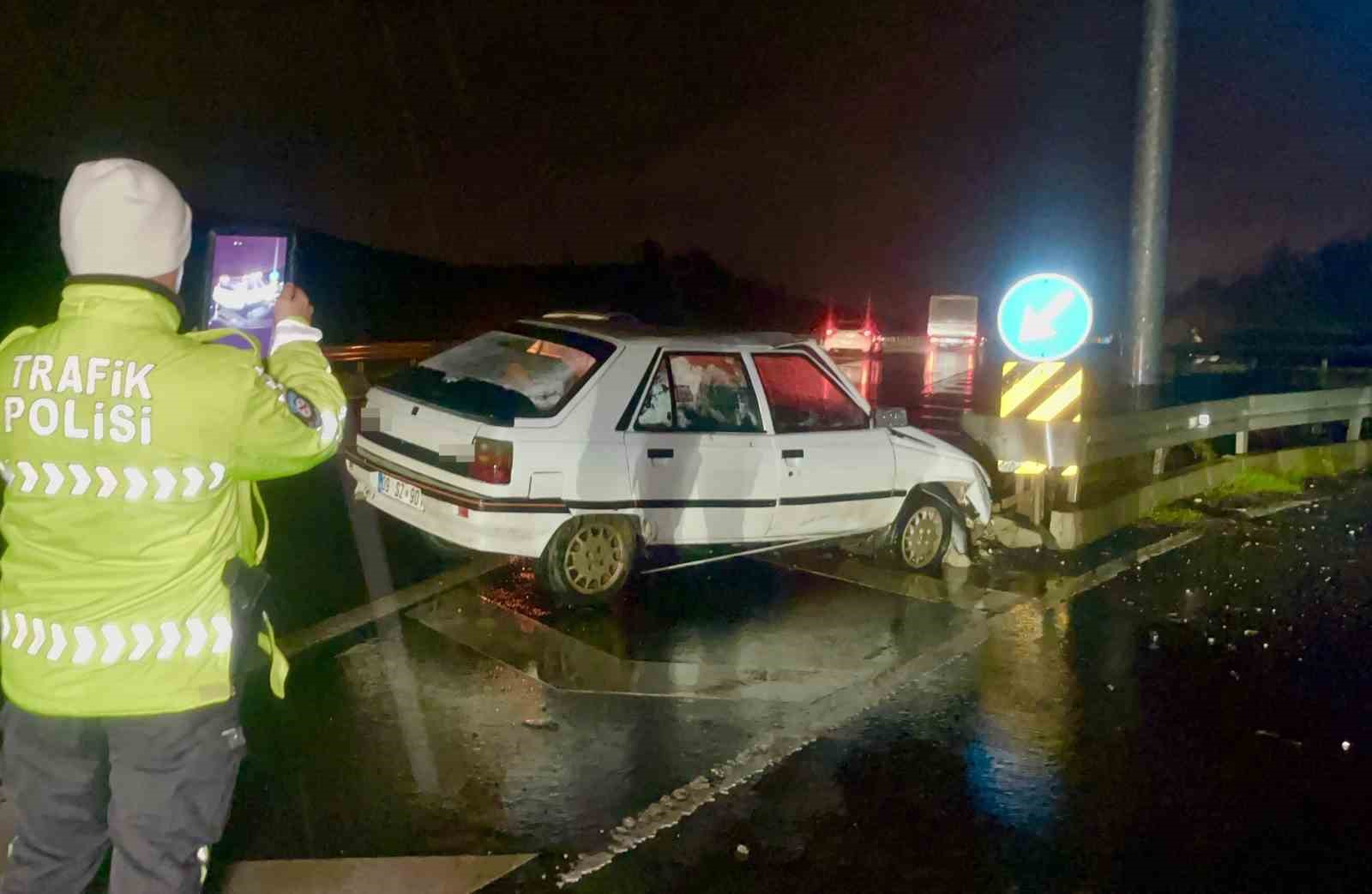 hurdaya donen otomobilden yara almadan cikti emniyet kemeri takmasam camdan cikardim dedi 1