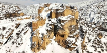 hurman-kalesi-karla-birlikte-mest-etti-WCPbcFVT.jpg