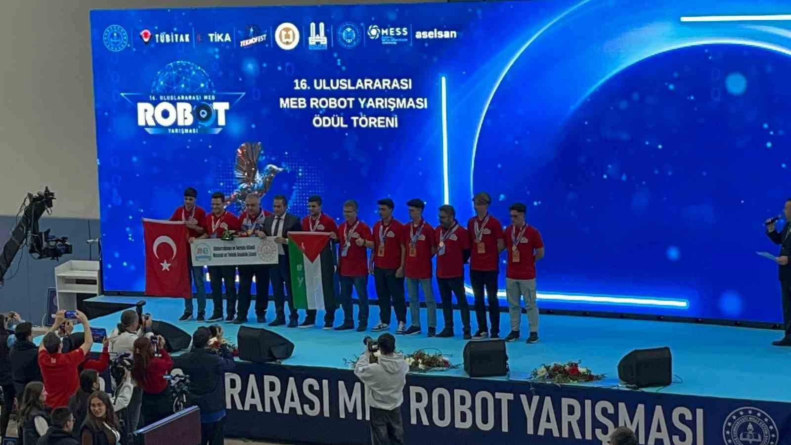 hurriyet mesleki ve teknik anadolu lisesinden dunya sampiyonlugu 3 ItM8LDaS