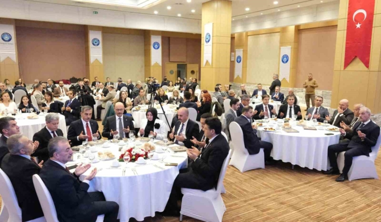 huseyin-nihal-atsiza-vefa-temasiyla-duzenlenen-siir-yarismasinin-odul-toreni-yapildi-qxaDLDMK.jpg