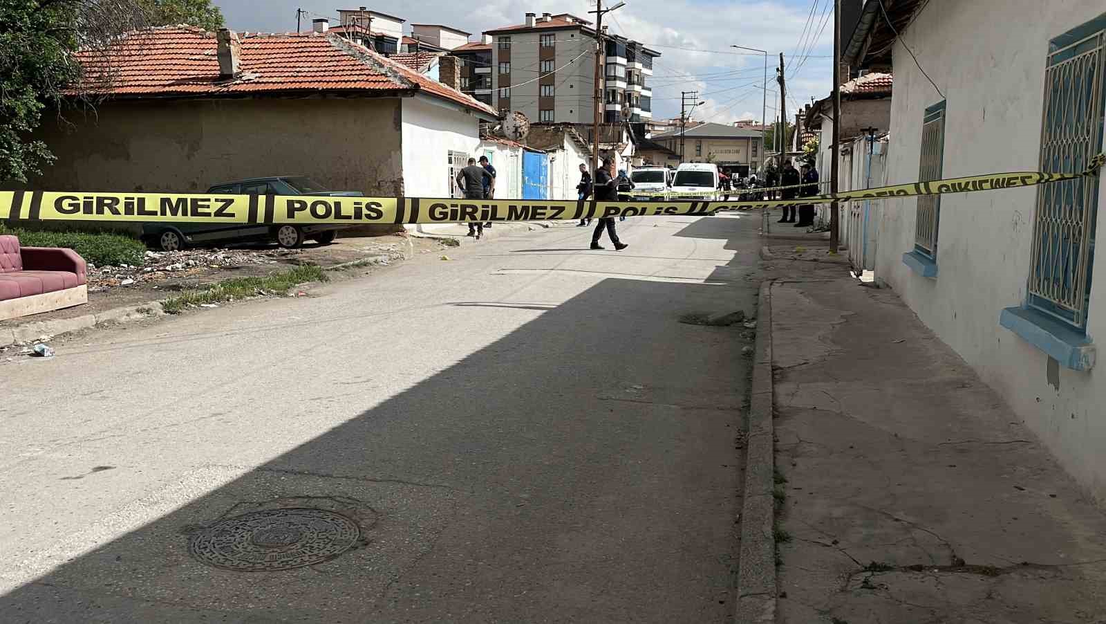 husumetli genclerin kavgasinda 1 kisi agir yaralandi 2