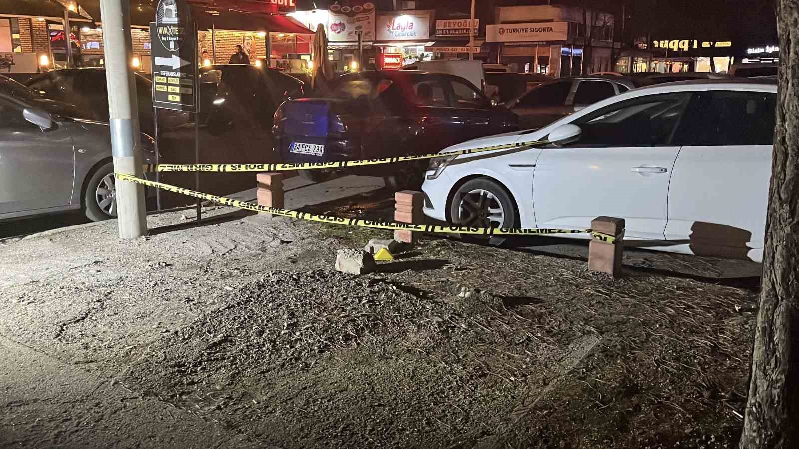 husumetli iki grup arasinda cikan kavga kanli bitti 2 yarali 1 KQgvPsKt
