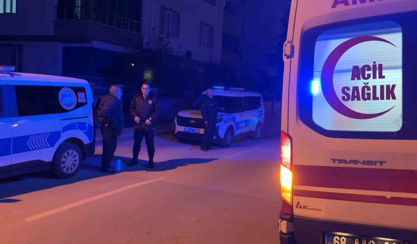 husumetli komsular arasinda mahkeme karari sonrasi kavga 2 yarali 1 tFQGkmOC
