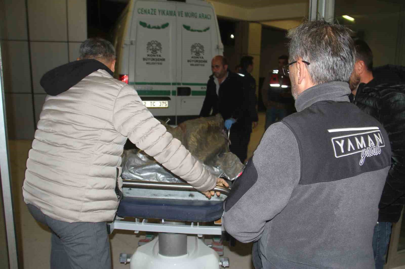 Husumetlileri tarafından, 7 yaşındaki oğlunun gözü önünde vurularak öldürüldü 5 husumetlileri tarafindan 7 yasindaki oglunun gozu onunde vurularak olduruldu 1 wN1QhlGF