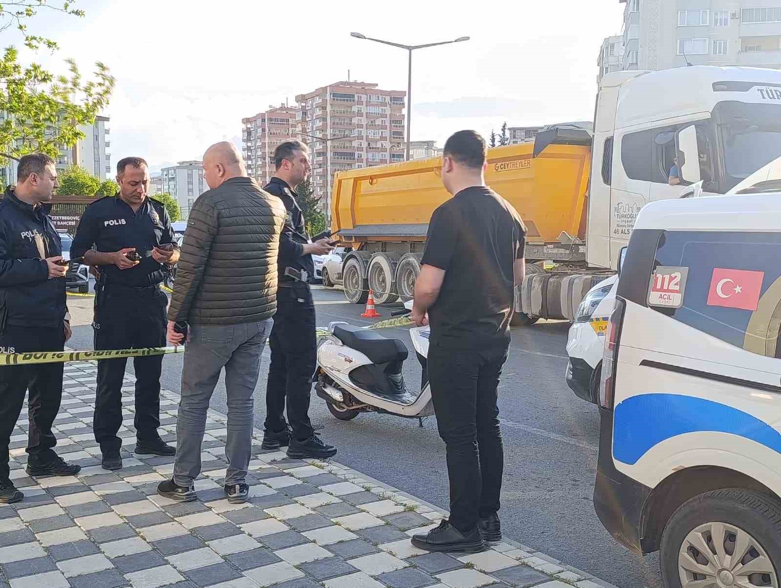 husumetlisine ates acti yoldan gecen iki cocuk yaralandi 0 2iwmBlCc