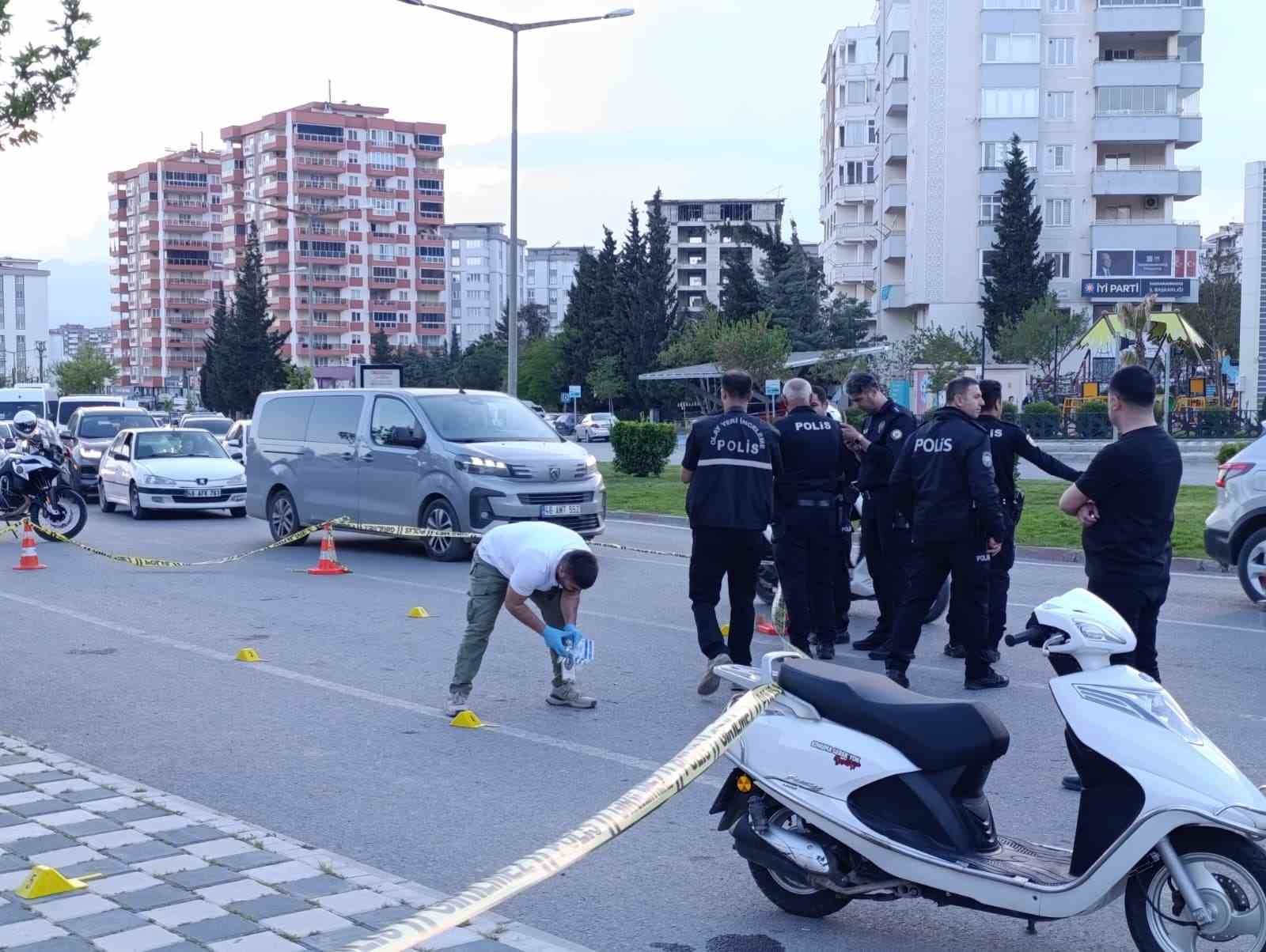 husumetlisine ates acti yoldan gecen iki cocuk yaralandi 2 NecDMmVg