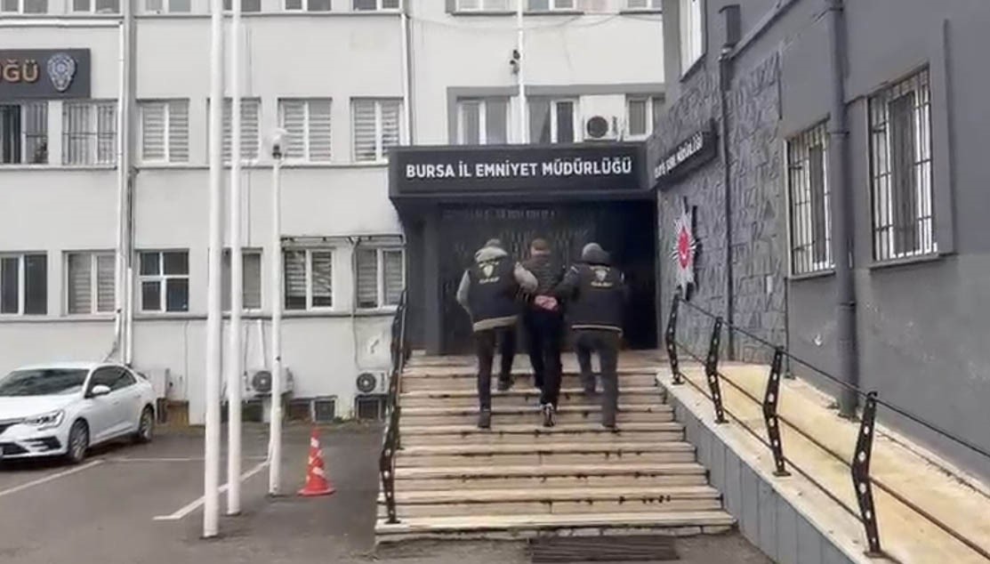 husumetlisine kursun yagdirip kacmisti o supheli polisten kacamadi 1 zssSqtgJ