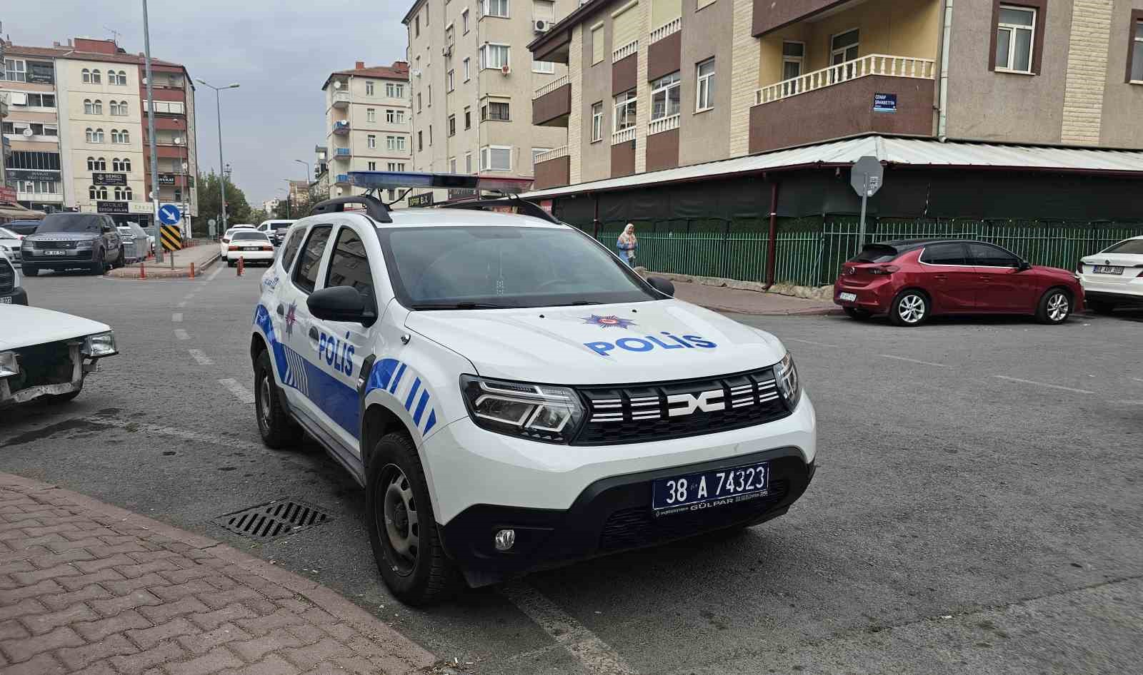 Husumetlisine pusu kurdu, başka birini yaraladı 5 husumetlisine pusu kurdu baska birini yaraladi 1 PZFXFRGr