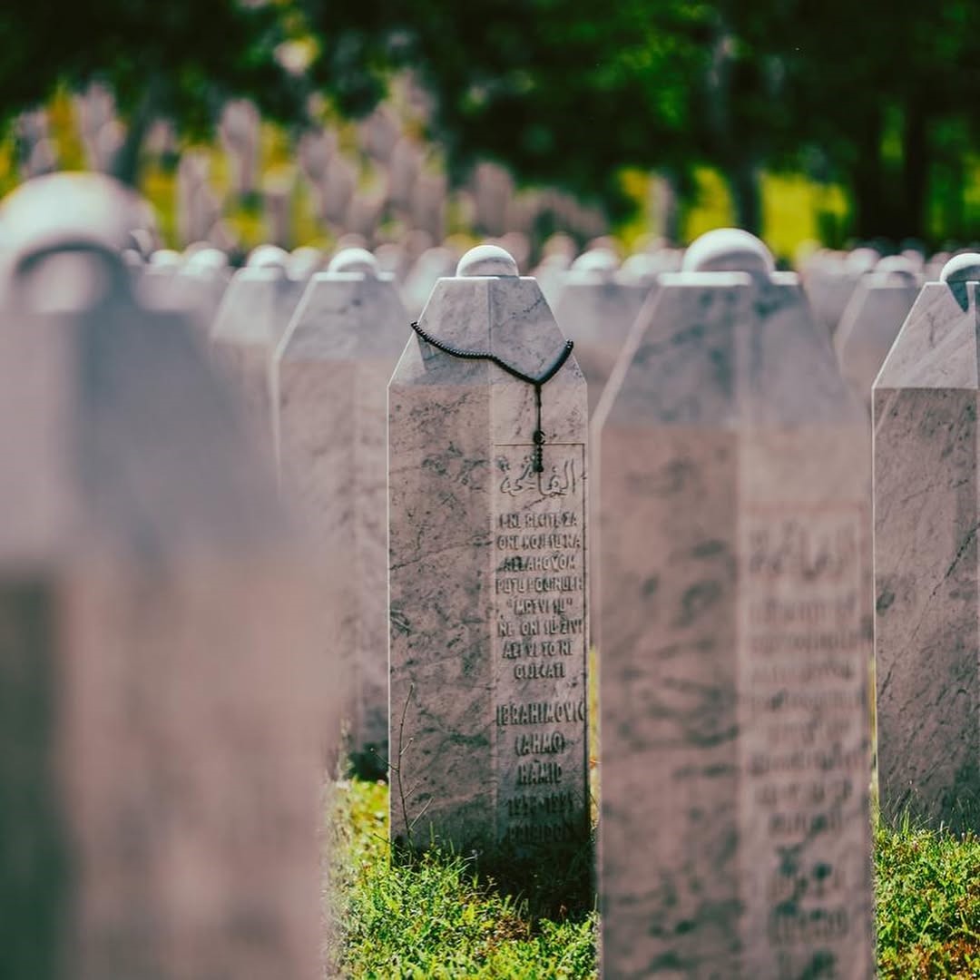 huznun tasa kazindigi yer srebrenitsada 31 yil 10 yGTeN2cm
