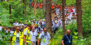 huznun-tasa-kazindigi-yer-srebrenitsada-31-yil-d4wPhWiG.jpg