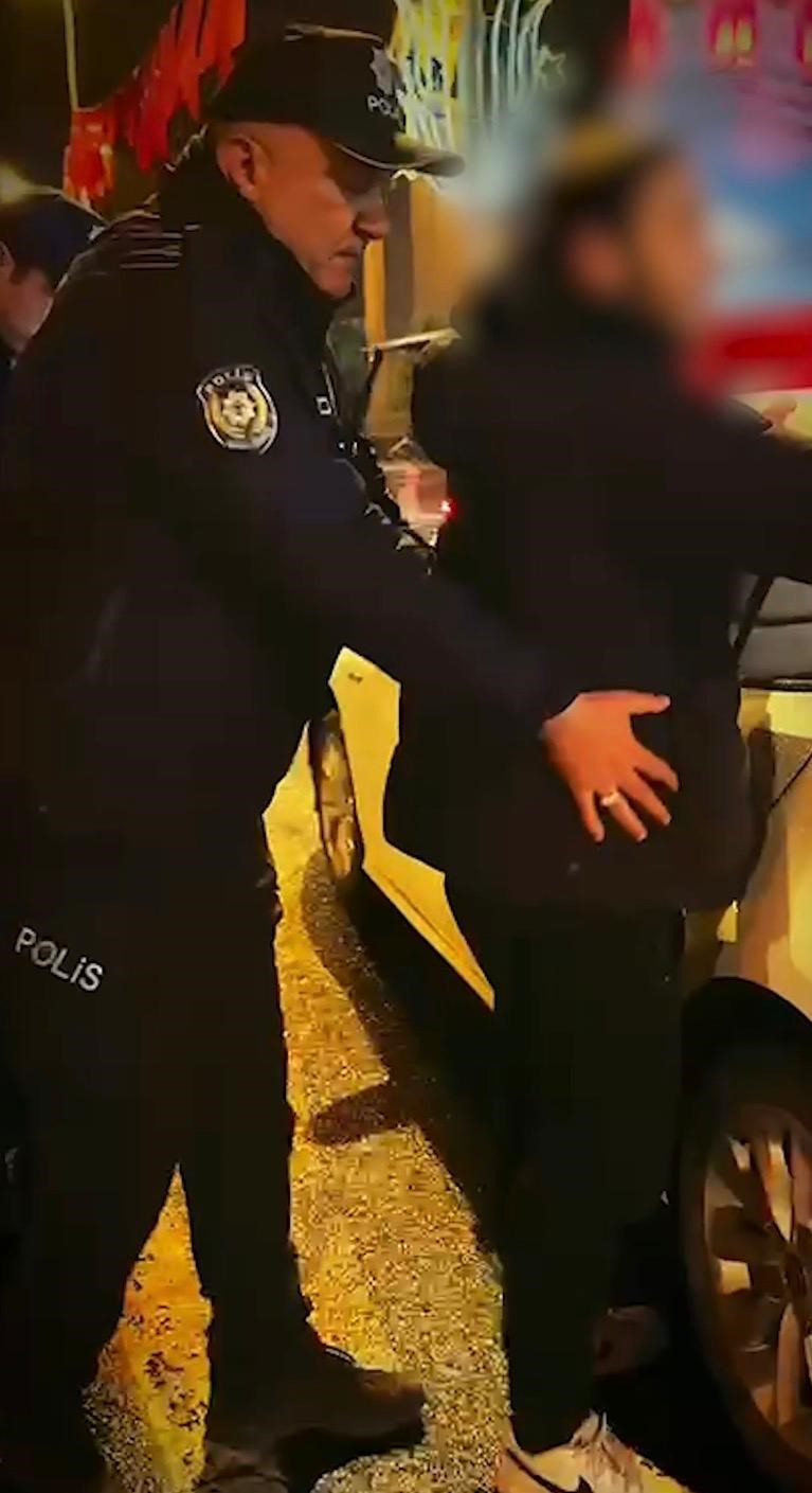 huzur uygulamasinda 5 bin 486 sahis sorgulandi 5 aranan sahis yakalandi 1 eQ9XnGGS