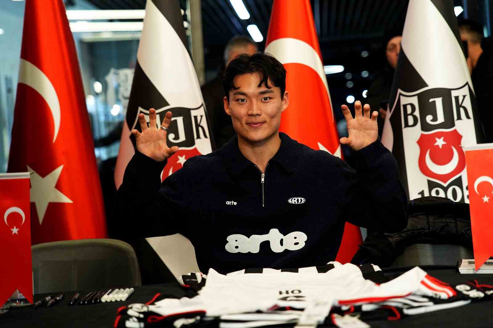 hyeon gyu oh imza gununde taraftarlarla bulustu 1 Sph7s7pb