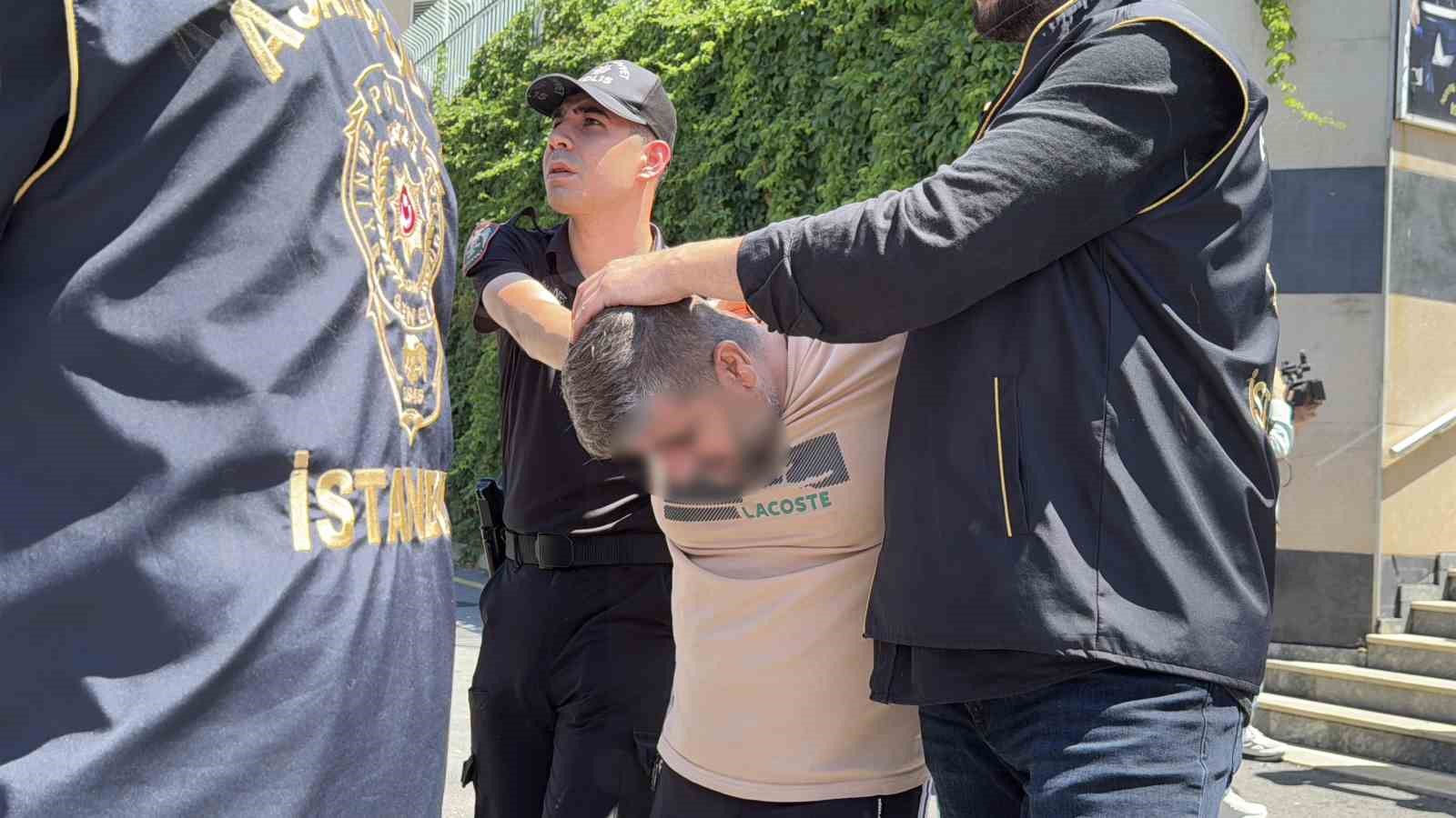 İBB yöneticisi Karaal’in kaçırılmasına ilişkin gözaltına alınan 12 kişi adliyeye sevk edildi 6 ibb yoneticisi karaalin kacirilmasina iliskin gozaltina alinan 12 kisi adliyeye sevk edildi 2 2Tv6mDwG