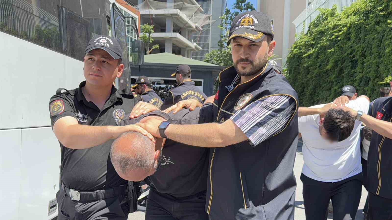 İBB yöneticisi Karaal’in kaçırılmasına ilişkin gözaltına alınan 12 kişi adliyeye sevk edildi 7 ibb yoneticisi karaalin kacirilmasina iliskin gozaltina alinan 12 kisi adliyeye sevk edildi 3 ElPifXtY