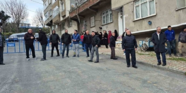 ibbnin-hatali-yikimi-4-aileyi-sokakta-birakti-yakinlarinin-yaninda-kaldiklarini-iddia-eden-aileler-cozum-lnA1qIu3.jpg