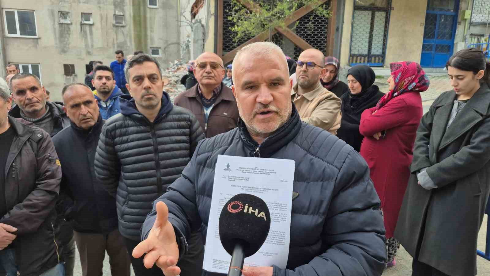 İBB’nin hatalı yıkımı 4 aileyi sokakta bıraktı, yakınlarının yanında kaldıklarını iddia eden aileler çözüm istedi 5 ibbnin hatali yikimi 4 aileyi sokakta birakti yakinlarinin yaninda kaldiklarini iddia eden aileler cozum qWz3B95I