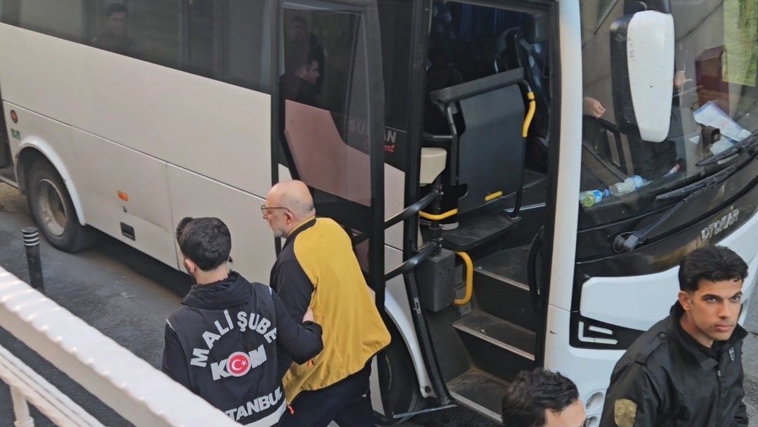 ibbye yonelik son dalga operasyonunda gozaltina alinan 12 kisi saglik kontrolunden gecirildi 1