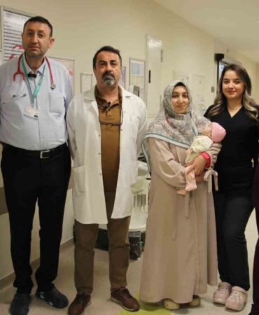 ic-organlari-gogus-bosluguna-dolan-bebek-basarili-ameliyatla-hayata-tutundu-AtvhhVO5.jpg