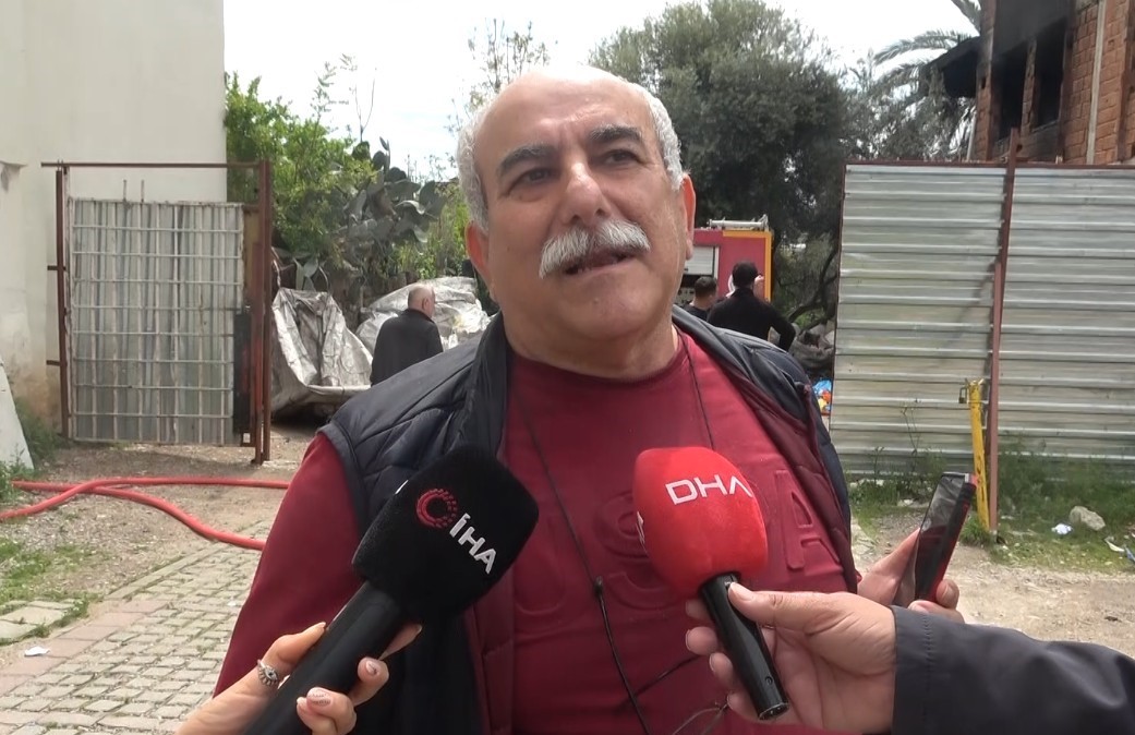 ici ve etrafi coplerle dolu metruk bina yangini mahalleliyi tedirgin etti 1 5n5IWcsk