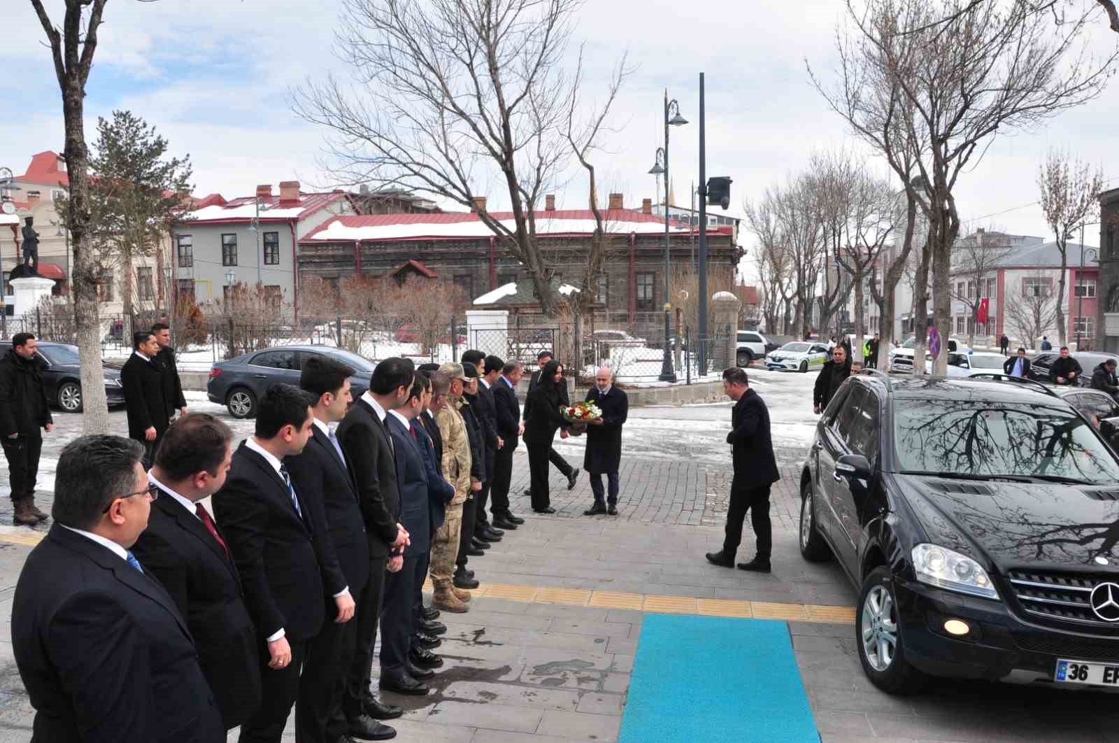 icisleri bakan yardimcisi saglam suc isleyen ne turkiyede ne de avrupada elini kolunu sallayarak r8fpL91a
