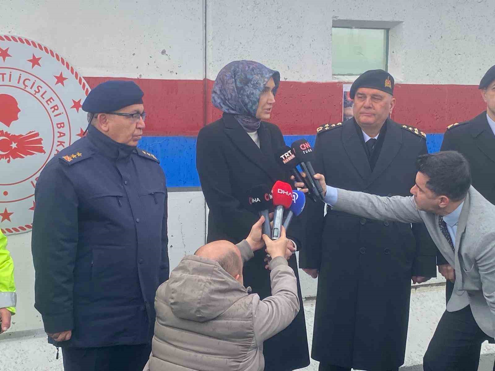 icisleri bakan yardimcisi yigitbasi sahada 313 bin 745 personelimizle buyuk bir ozveriyle calisiyoruz 3 2MvakHKW