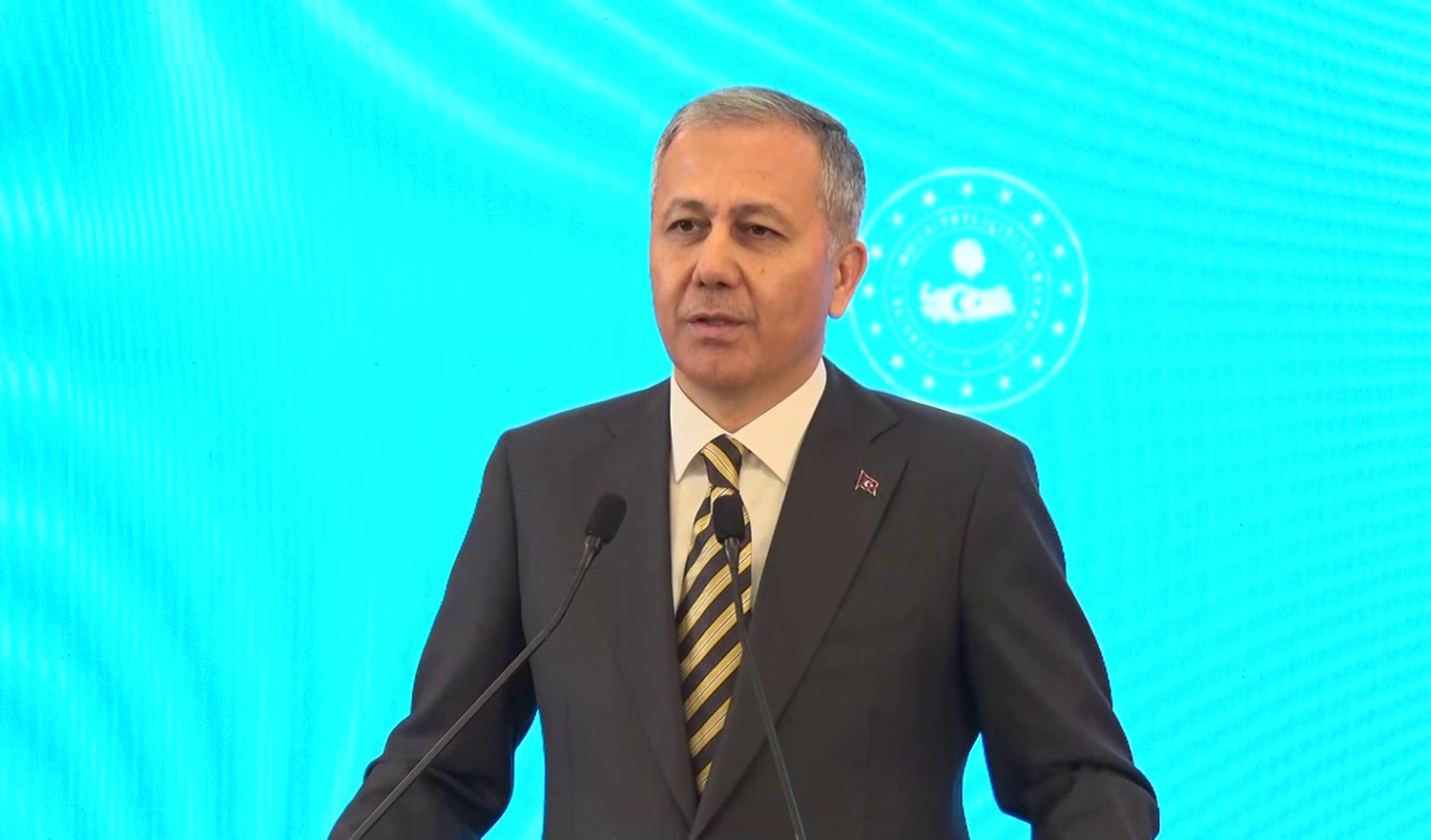 icisleri bakani ali yerlikaya istanbulda 339 suc orgutunu cokerttik 6 bin 31 sahsi tutukladik sgSVHfBW