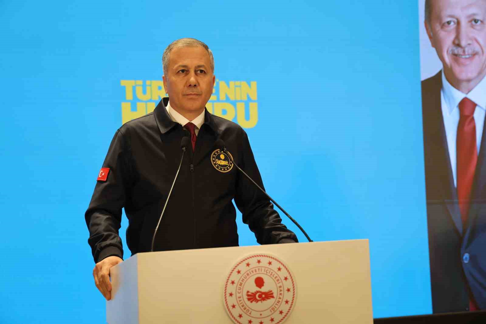 İçişleri Bakanı Ali Yerlikaya, "Türkiye’nin Huzuru Diyarbakır" toplantısına katıldı 4 icisleri bakani ali yerlikaya turkiyenin huzuru diyarbakir toplantisina katildi 0 W98kfryN