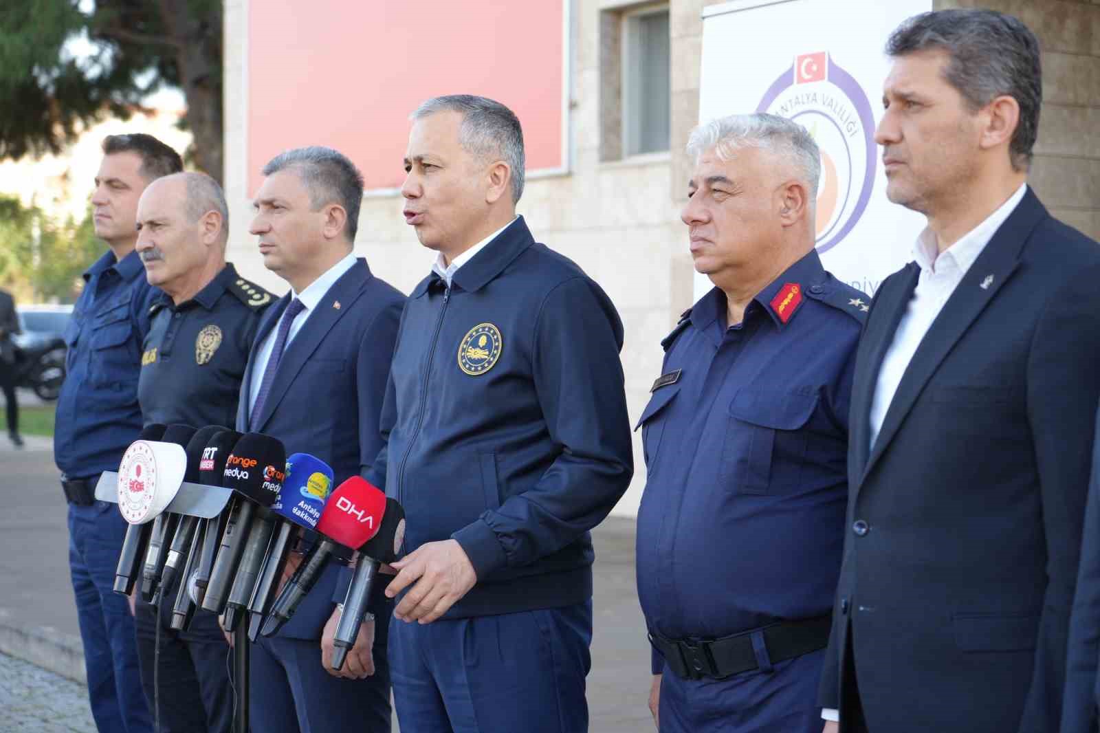 icisleri bakani ali yerlikaya uyusturucuya savasactik operasyonlarimizla onlara nefes aldirmayacagiz 2 dcgjSapN