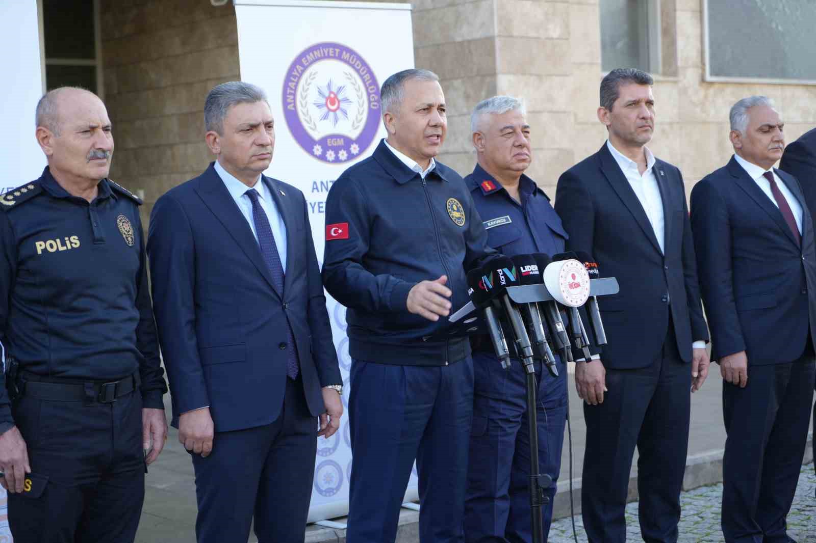 icisleri bakani ali yerlikaya uyusturucuya savasactik operasyonlarimizla onlara nefes aldirmayacagiz 3 ycArVrFt