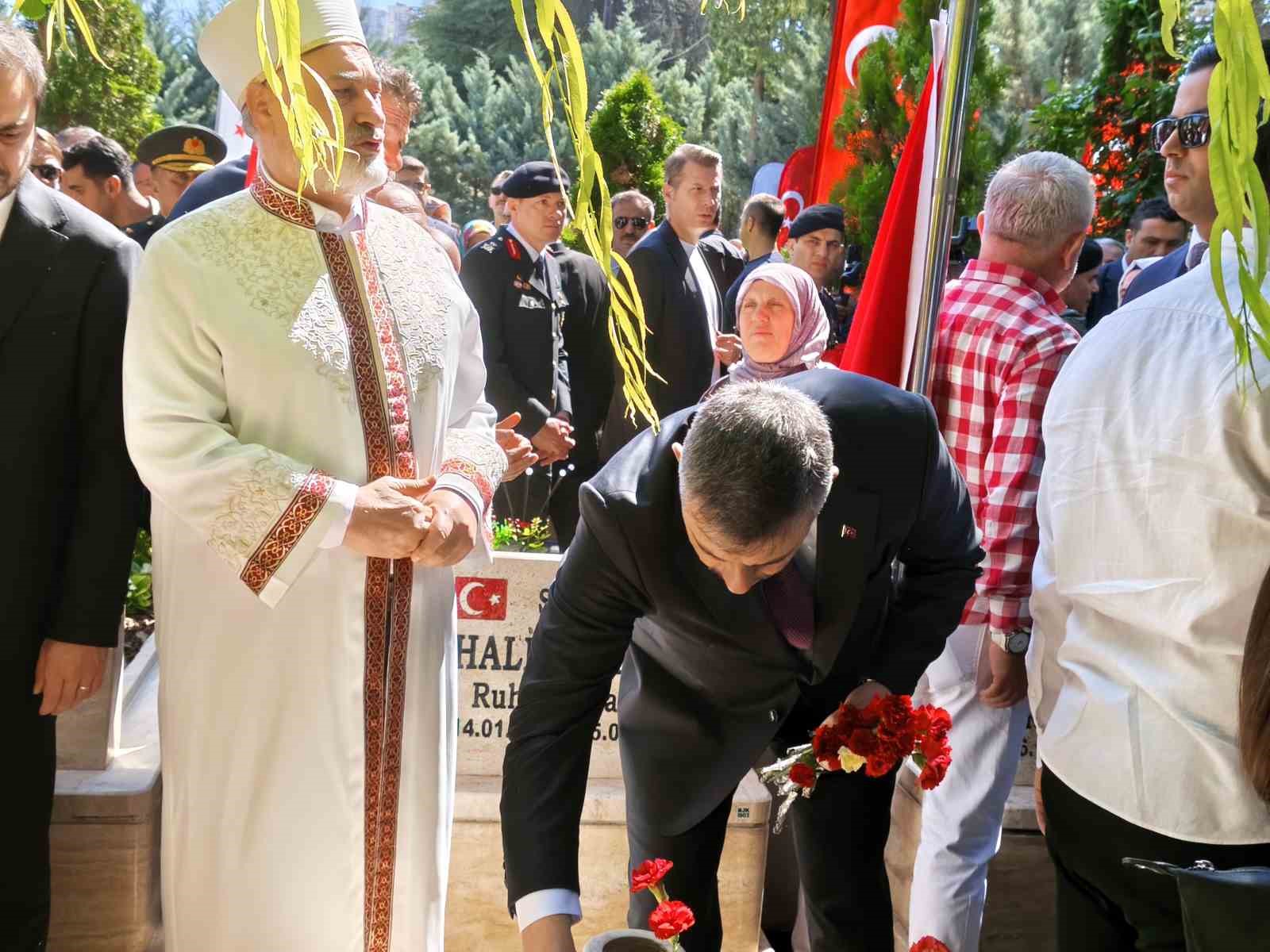 icisleri bakani ciftci 15 temmuz sehitligindeki anma programina katildi 10 NJgZcA3B