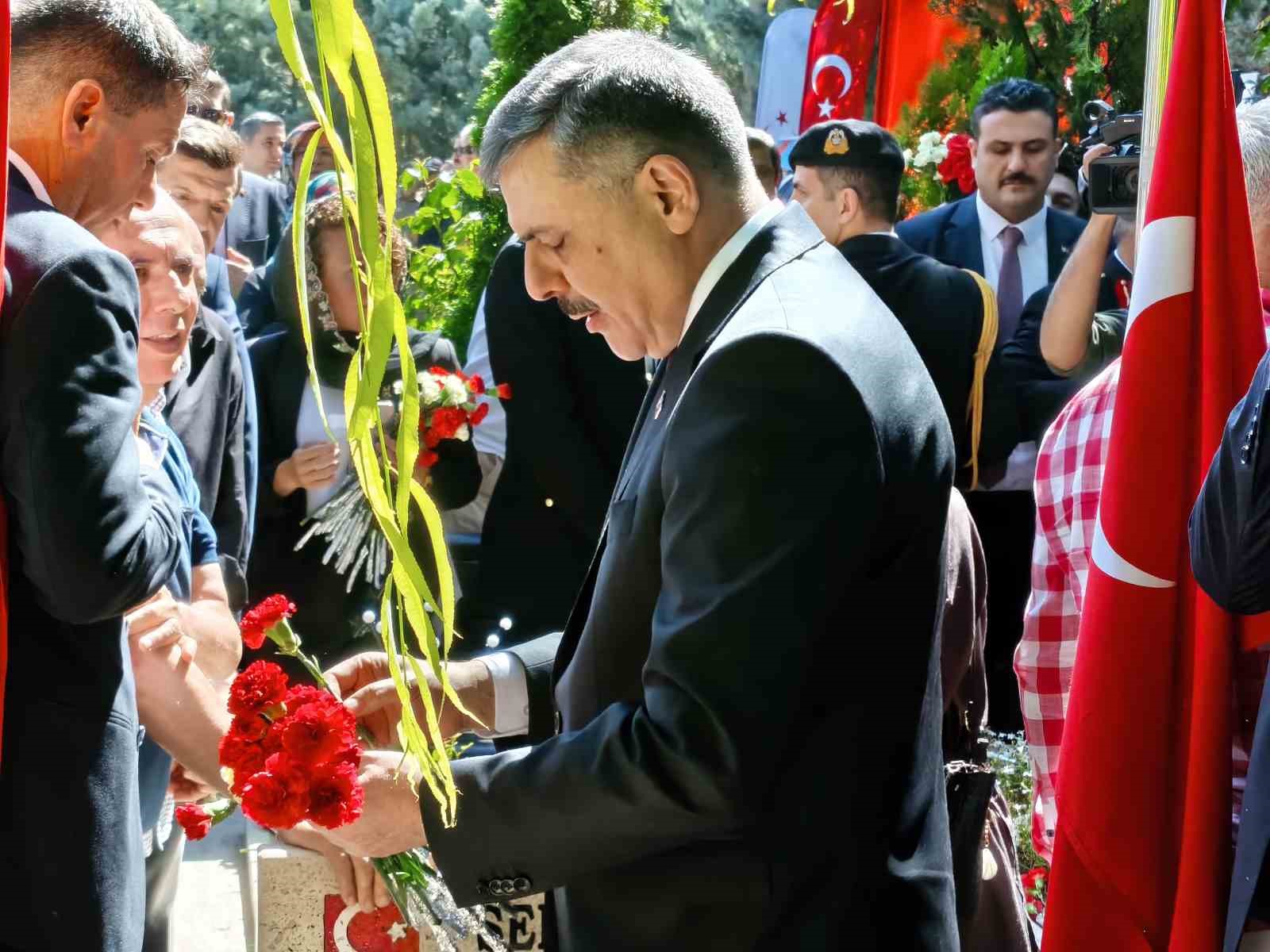icisleri bakani ciftci 15 temmuz sehitligindeki anma programina katildi 5 uJwCfSWf