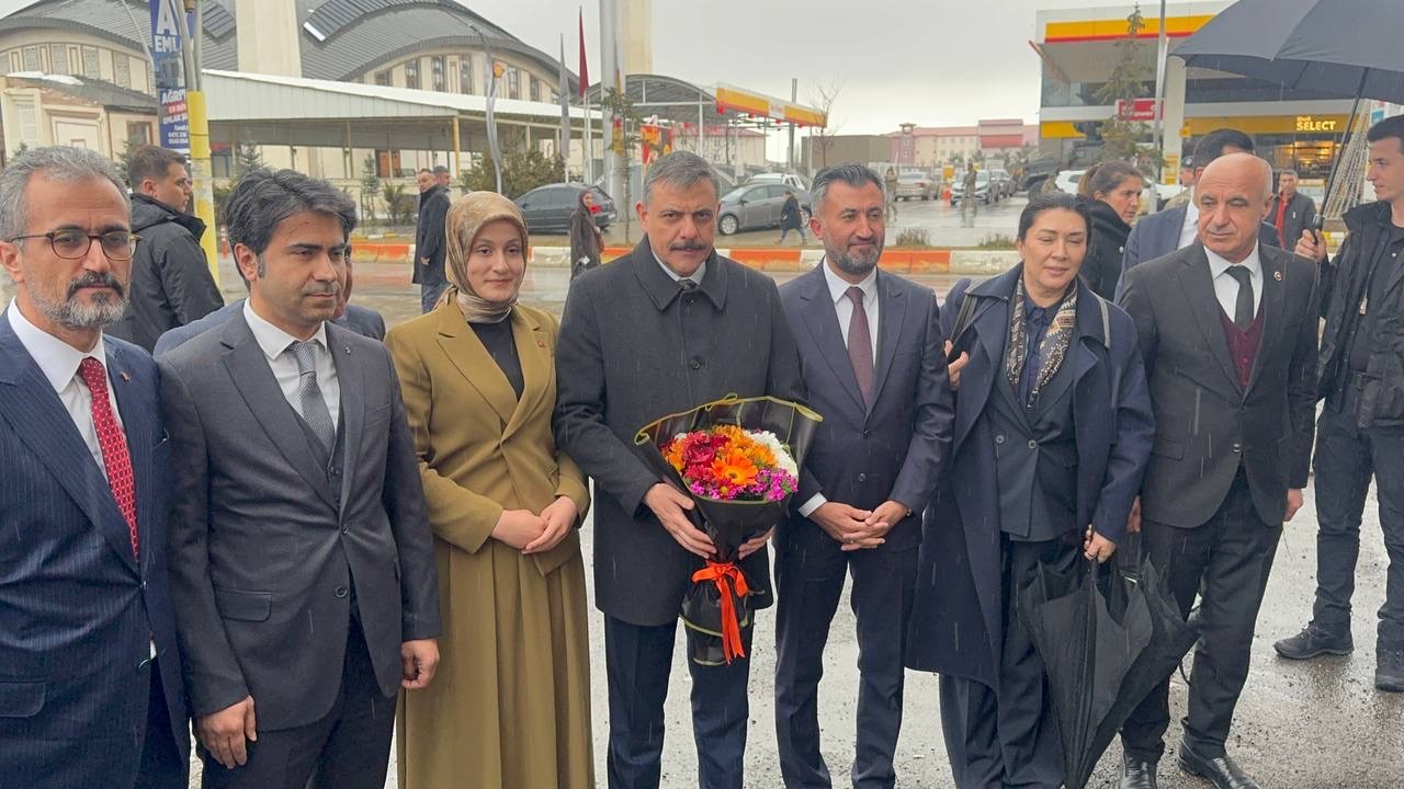 icisleri bakani ciftci ak parti agri il baskanligini ziyaret etti 0 K4fRKI3r